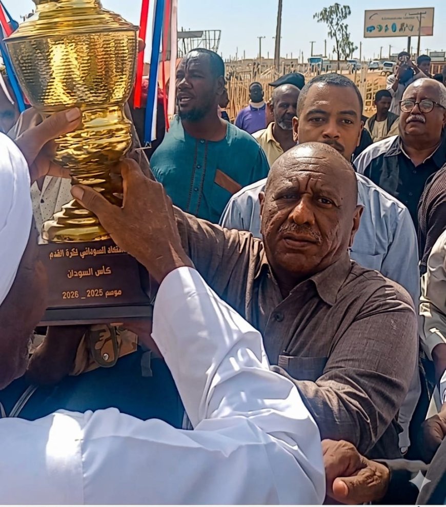 والي الجزيرة يستقبل فريق الأهلي مدني بمدخل المدينة