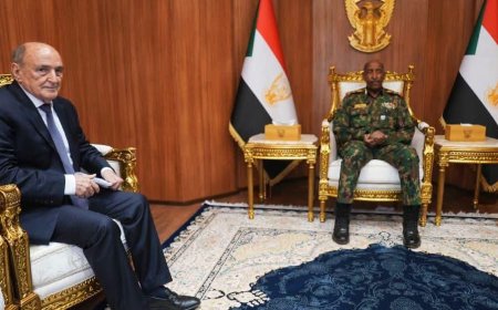 مباحثات بين البرهان ومبعوث الاتحاد الأفريقي لدى السودان