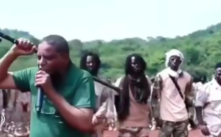 شيخ المليشيا:اي شخص سرق لاندكروزر أو(حاوية) سيأتي حاملها يوم القيامة في ظهره
