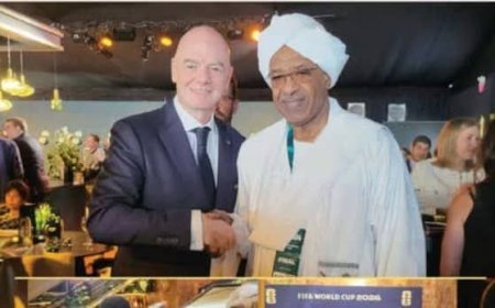 رئيس الفيفا يشيد بعودة النشاط الكروي في السودان ويتعهد بدعم إتحاد كرة القدم   