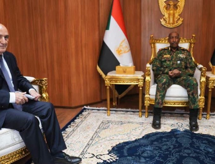 مباحثات بين البرهان ومبعوث الاتحاد الأفريقي لدى السودان