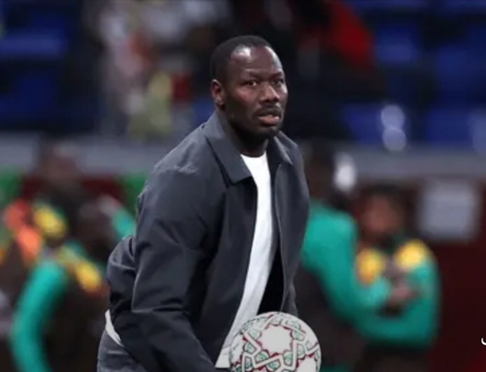 رئيس الاتحاد السنغالي: مطالب المدرب المالية تسببت في إخفاق المنتخب