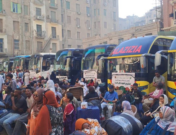 بدء تفويج أساتذة الجامعات واسرهم من مصر