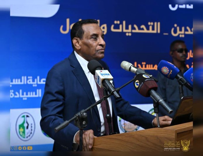 رئيس الوزراء يتسلم الوثيقة القومية لقضايا التعدين 