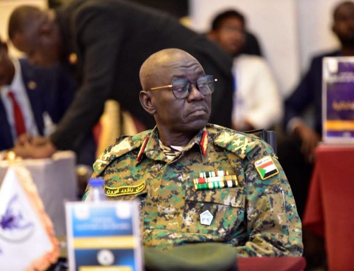 وزير الدفاع: مكافحة تهريب المعادن تتطلب عقوبات رادعة وتطبيق القانون على الجميع وتنظيف الصف الداخلي   