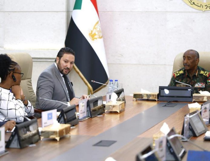 البرهان يلتقي وفد مجلس السلم والأمن الأفريقي