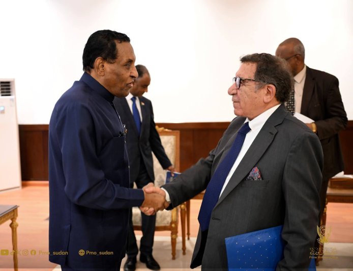 رئيس الوزراء يلتقي الخبير المستقل المعني بحقوق الإنسان في السودان   
