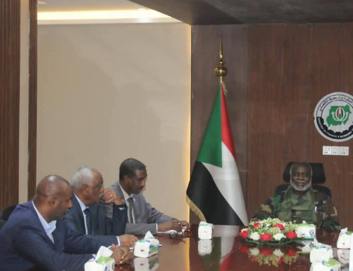 اجتماع بين وزير المالية مدير شركة كهرباء السودان